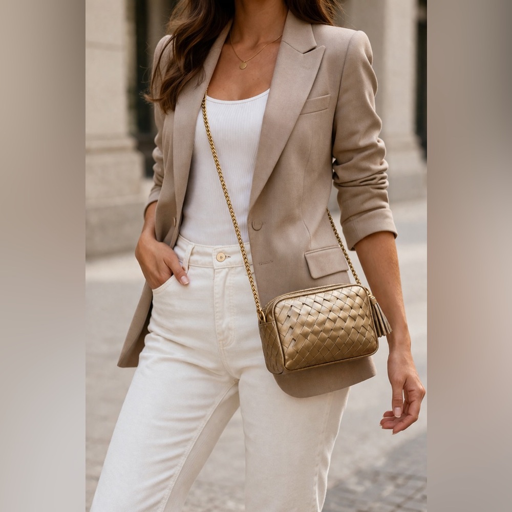 Ganson EUC bag. Ganson, known for
woven leather bags think Bottega Venetia Vibe